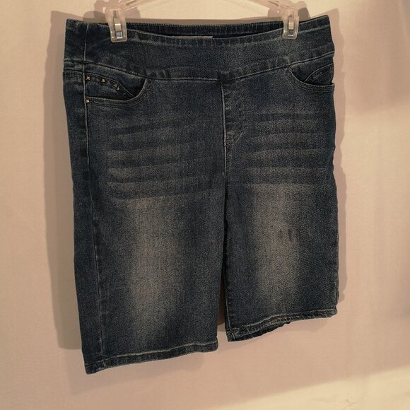 GG Jeans Ladies Size 12 Bermuda Length Pull On Medium Wash Jean Shorts - Picture 1 of 8